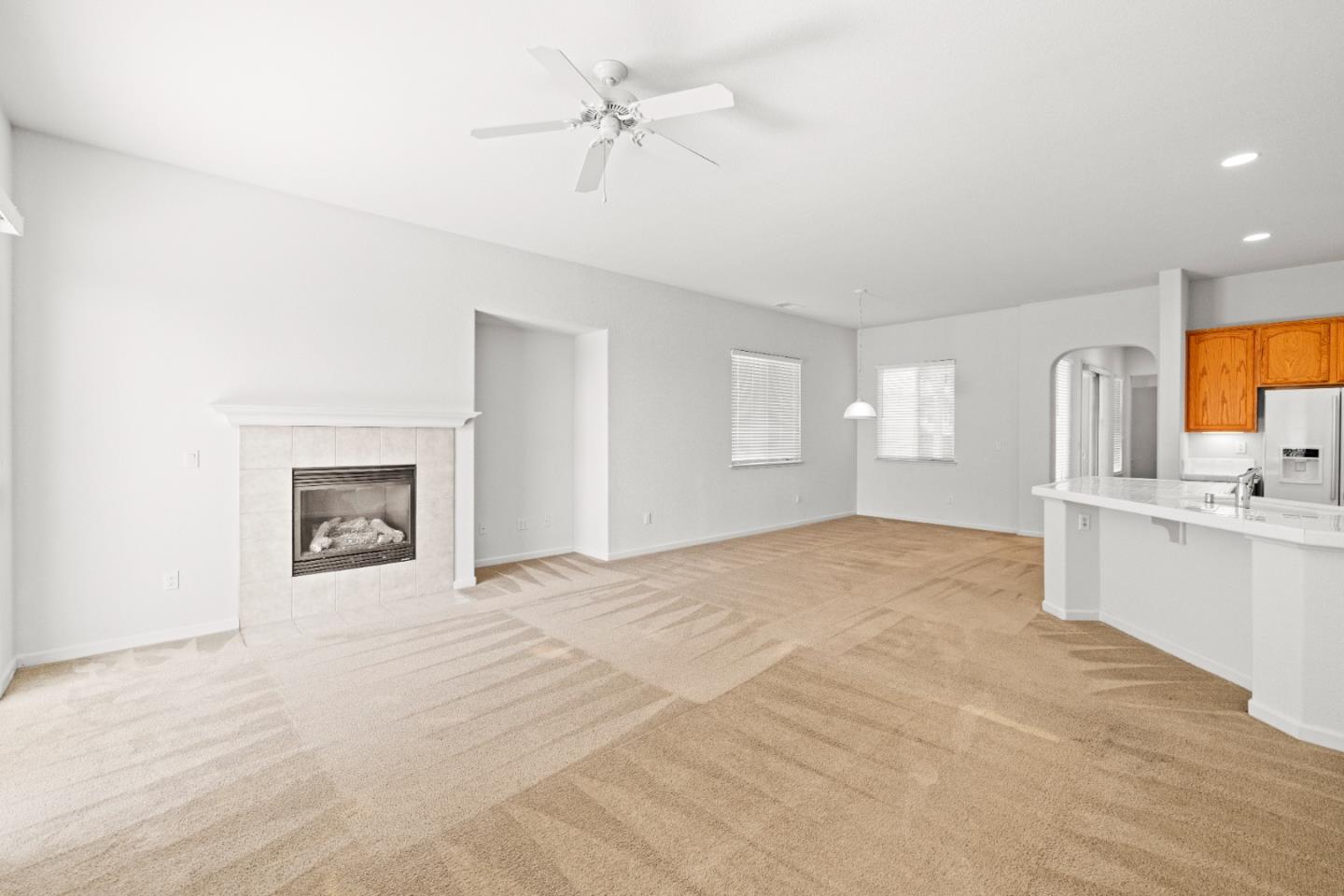 Detail Gallery Image 14 of 22 For 4700 Coppola Cir, Elk Grove,  CA 95757 - 4 Beds | 2 Baths