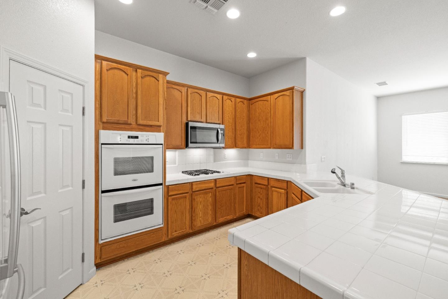 Detail Gallery Image 15 of 22 For 4700 Coppola Cir, Elk Grove,  CA 95757 - 4 Beds | 2 Baths