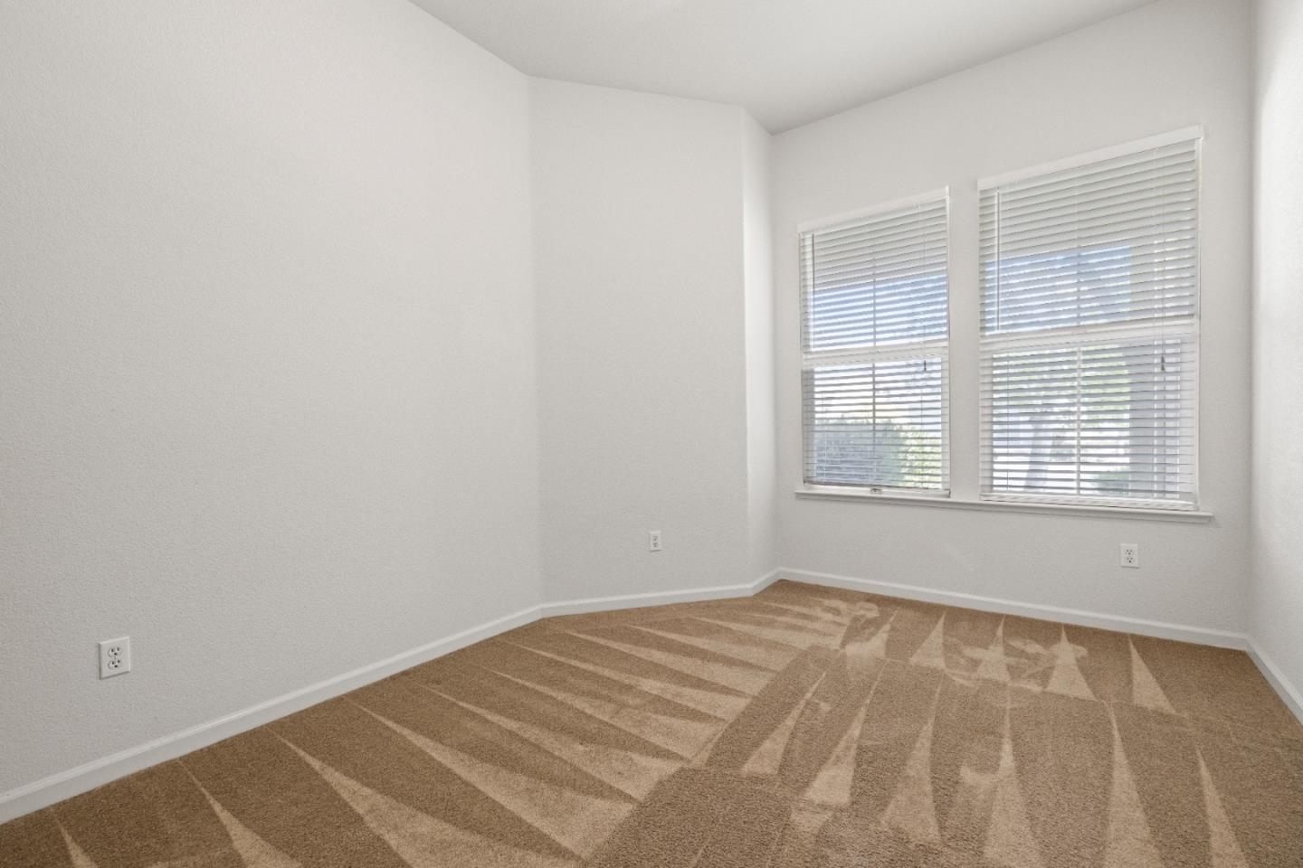 Detail Gallery Image 16 of 22 For 4700 Coppola Cir, Elk Grove,  CA 95757 - 4 Beds | 2 Baths