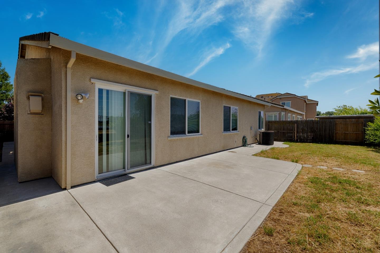 Detail Gallery Image 21 of 22 For 4700 Coppola Cir, Elk Grove,  CA 95757 - 4 Beds | 2 Baths