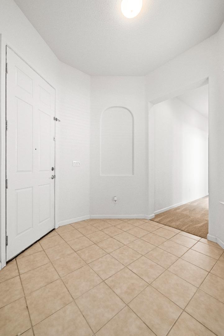 Detail Gallery Image 8 of 22 For 4700 Coppola Cir, Elk Grove,  CA 95757 - 4 Beds | 2 Baths