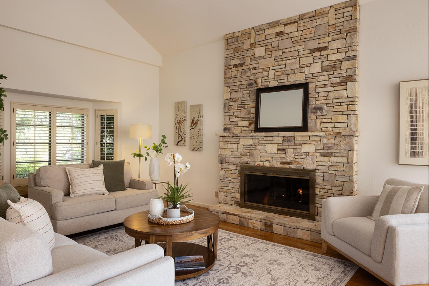Detail Gallery Image 8 of 23 For 24728 San Carlos St, Carmel,  CA 93923 - 3 Beds | 3/1 Baths