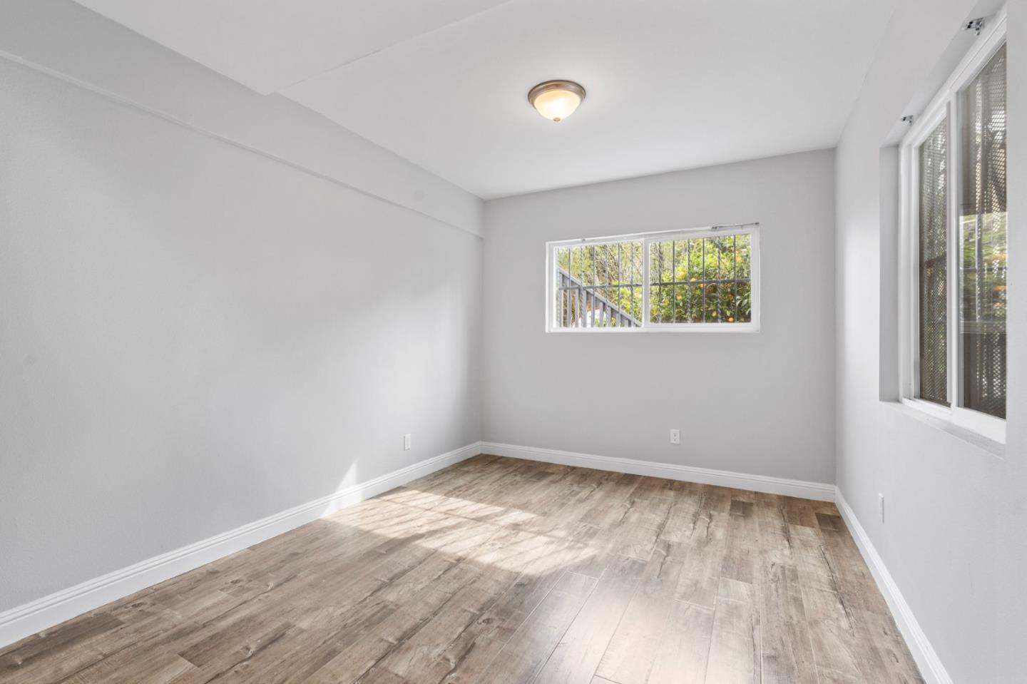 Detail Gallery Image 15 of 43 For 5821 E 17th St, Oakland,  CA 94621 - – Beds | – Baths