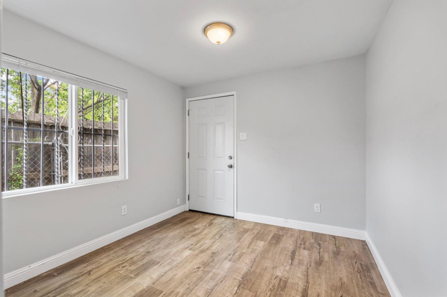 Detail Gallery Image 18 of 43 For 5821 E 17th St, Oakland,  CA 94621 - – Beds | – Baths