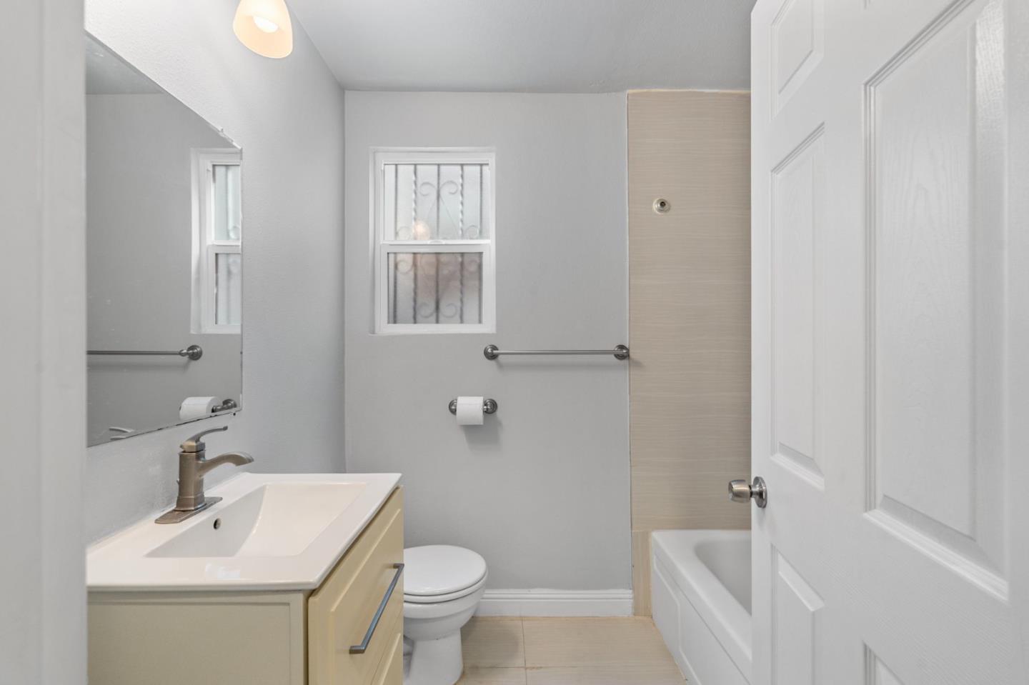 Detail Gallery Image 21 of 43 For 5821 E 17th St, Oakland,  CA 94621 - – Beds | – Baths