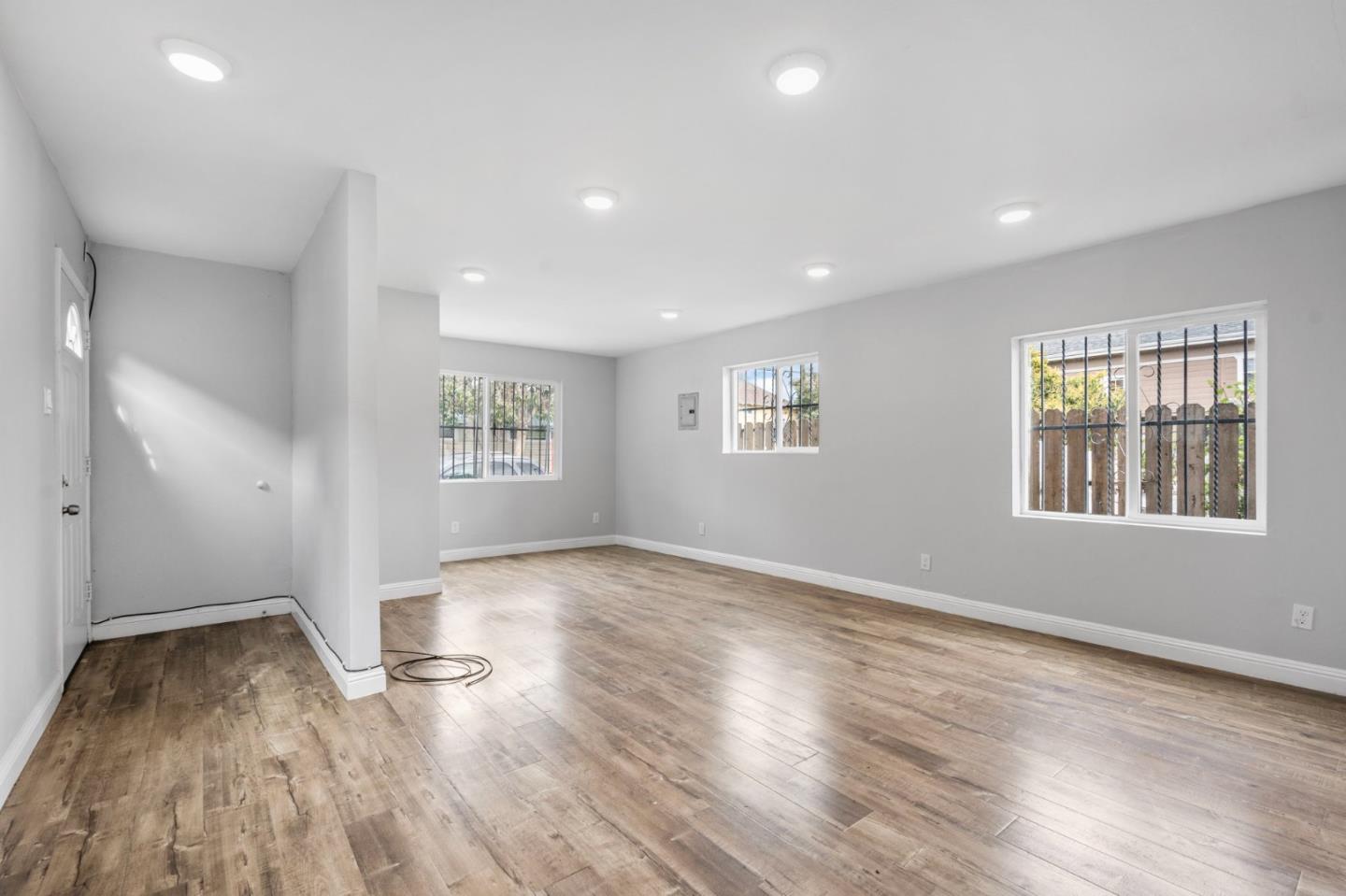 Detail Gallery Image 22 of 43 For 5821 E 17th St, Oakland,  CA 94621 - – Beds | – Baths