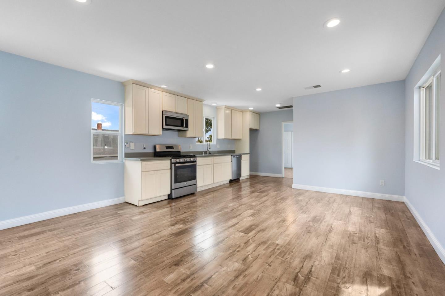 Detail Gallery Image 30 of 43 For 5821 E 17th St, Oakland,  CA 94621 - – Beds | – Baths