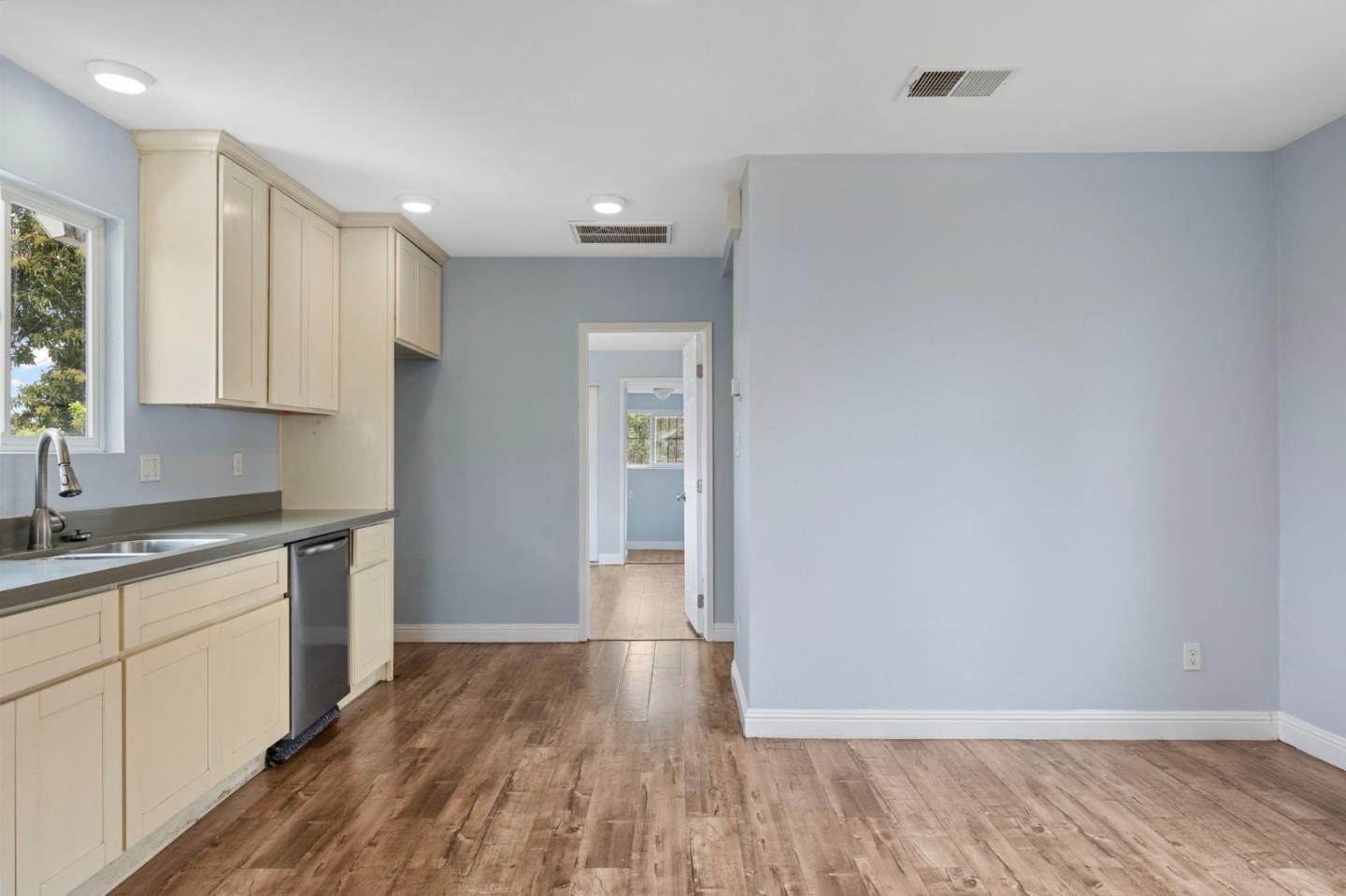 Detail Gallery Image 32 of 43 For 5821 E 17th St, Oakland,  CA 94621 - – Beds | – Baths