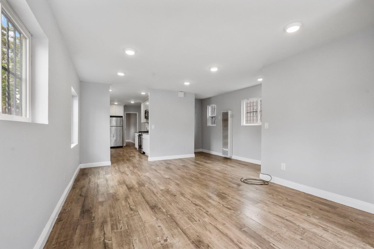 Detail Gallery Image 9 of 43 For 5821 E 17th St, Oakland,  CA 94621 - – Beds | – Baths