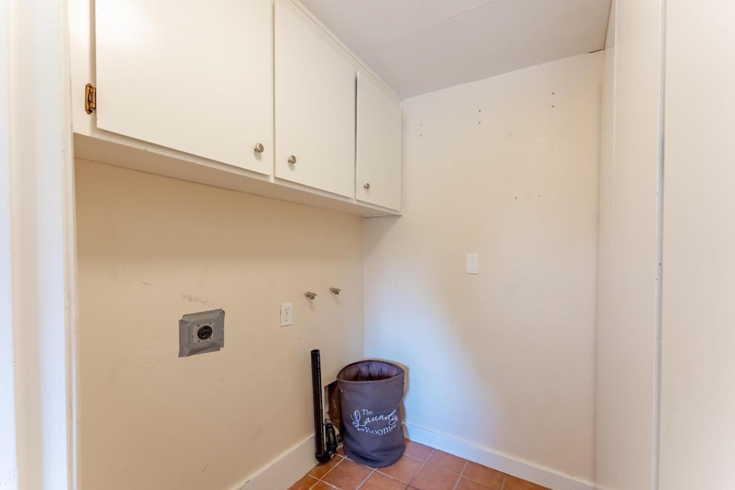 Detail Gallery Image 15 of 45 For 7400 Dowdy St, Gilroy,  CA 95020 - 5 Beds | 3/1 Baths