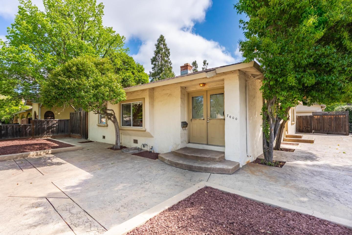 Detail Gallery Image 2 of 45 For 7400 Dowdy St, Gilroy,  CA 95020 - 5 Beds | 3/1 Baths