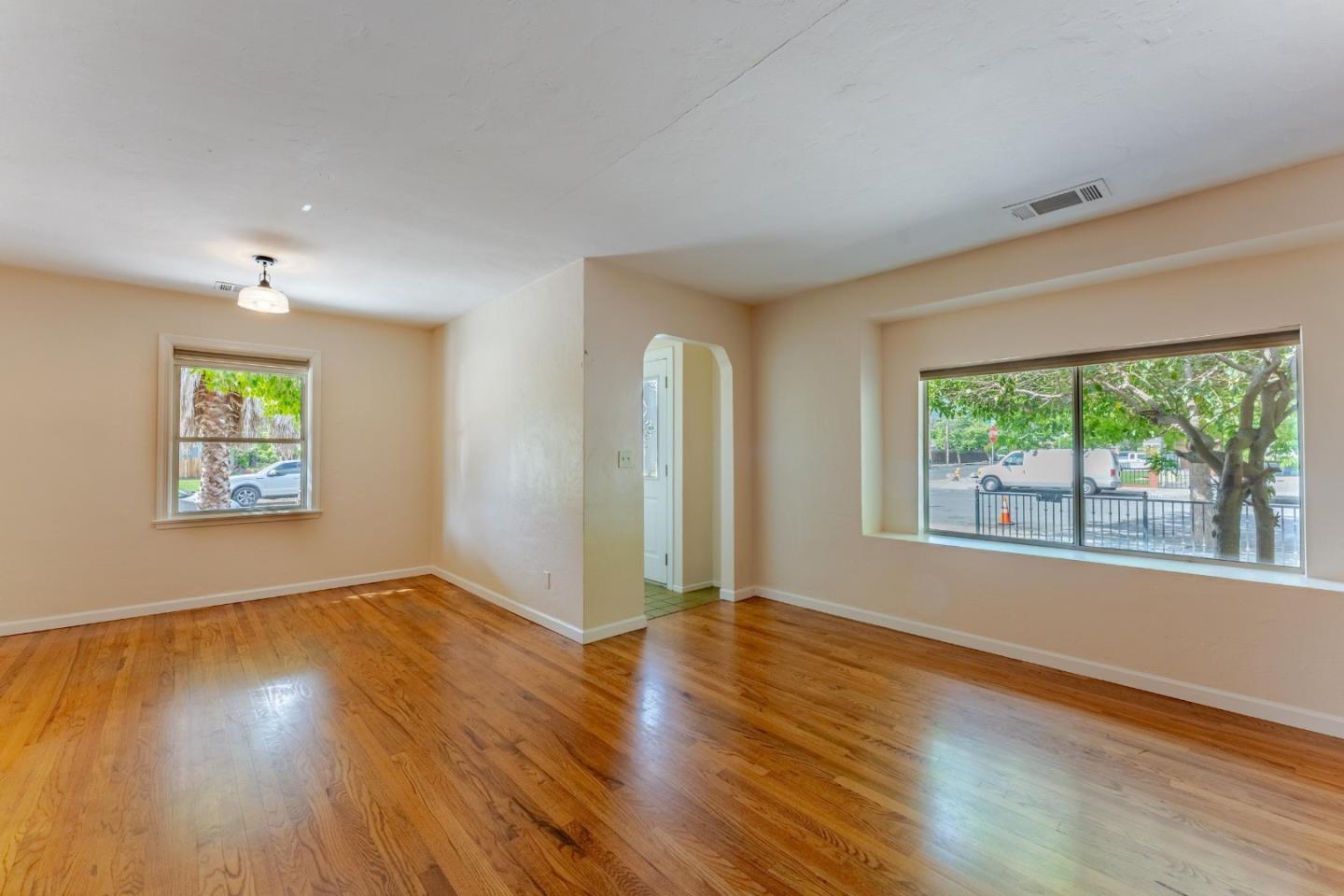 Detail Gallery Image 5 of 45 For 7400 Dowdy St, Gilroy,  CA 95020 - 5 Beds | 3/1 Baths