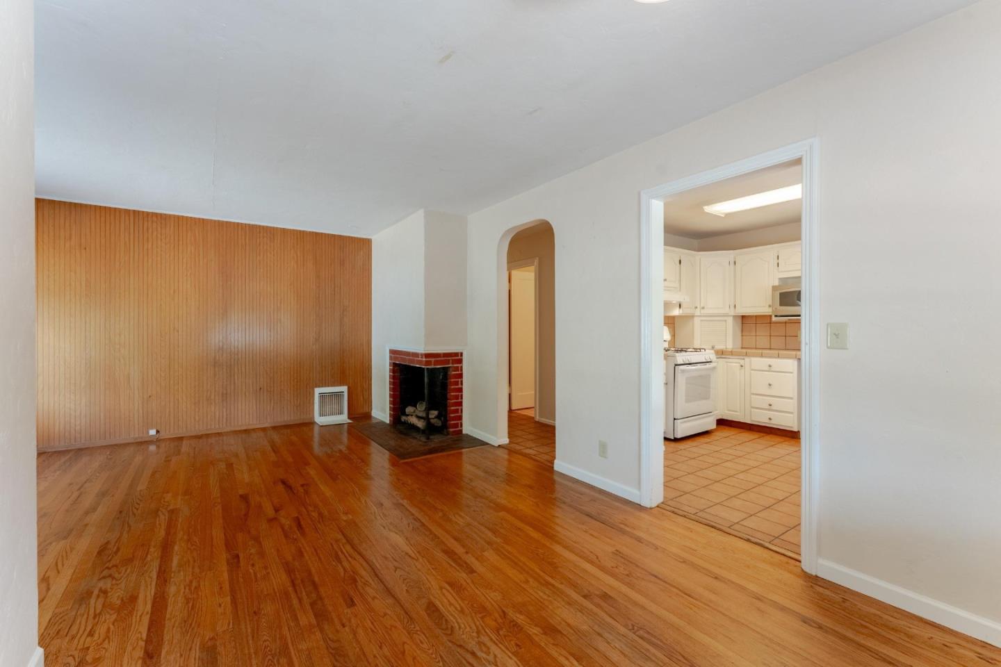 Detail Gallery Image 7 of 45 For 7400 Dowdy St, Gilroy,  CA 95020 - 5 Beds | 3/1 Baths