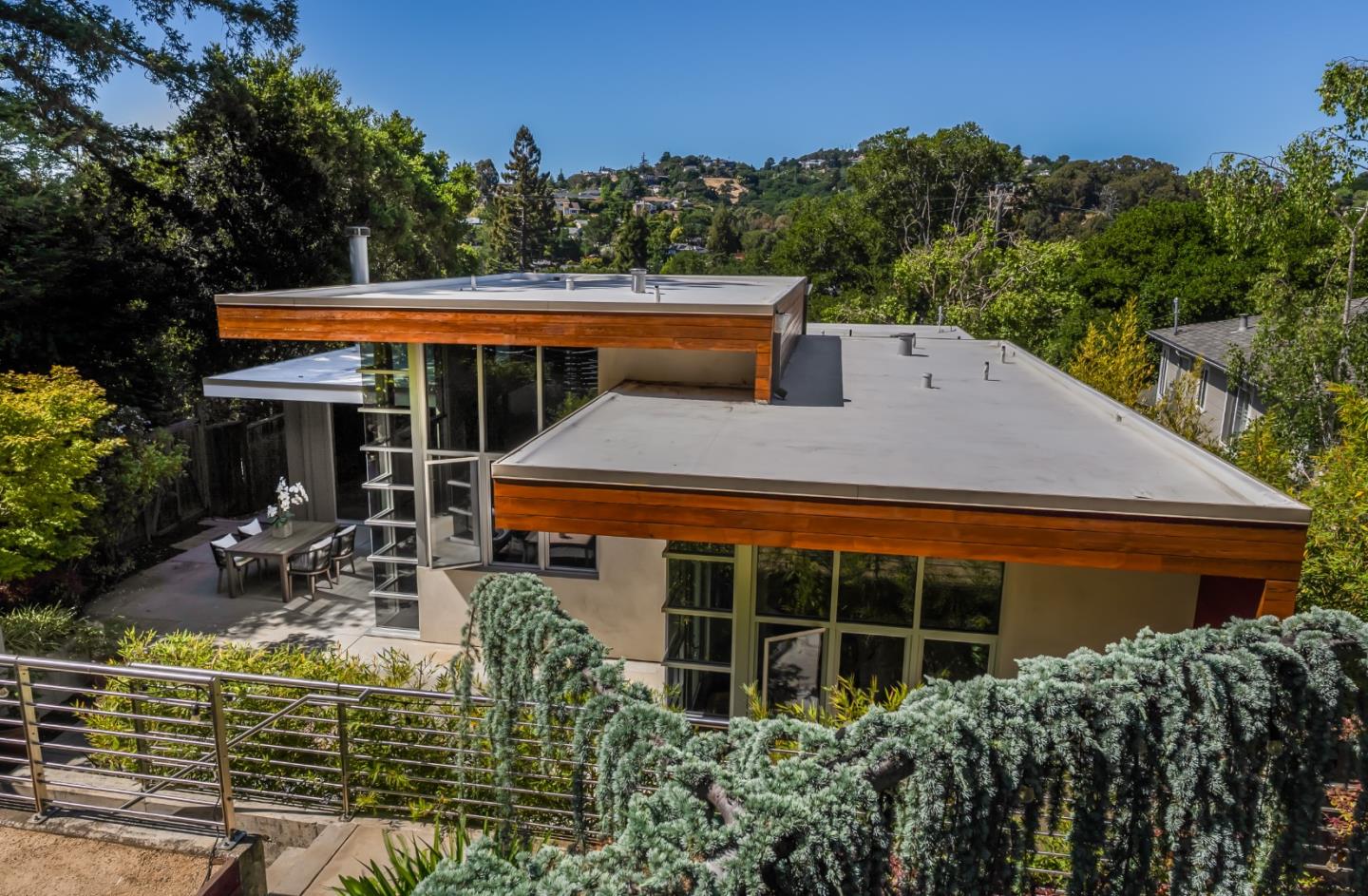 Detail Gallery Image 1 of 58 For 211 Manor Dr, San Carlos,  CA 94070 - 3 Beds | 2 Baths