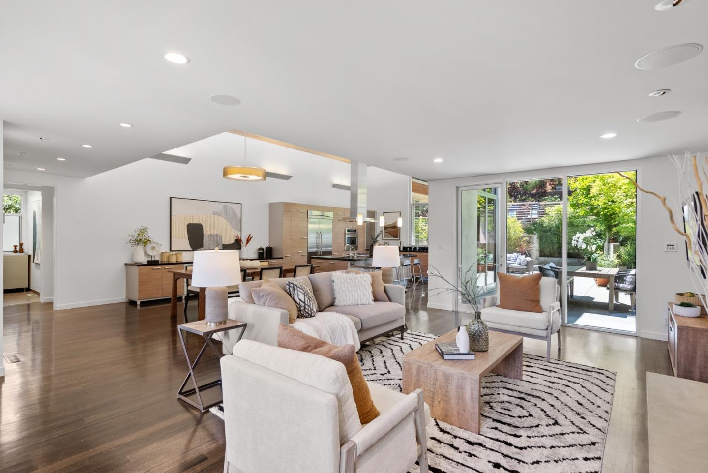 Detail Gallery Image 11 of 58 For 211 Manor Dr, San Carlos,  CA 94070 - 3 Beds | 2 Baths