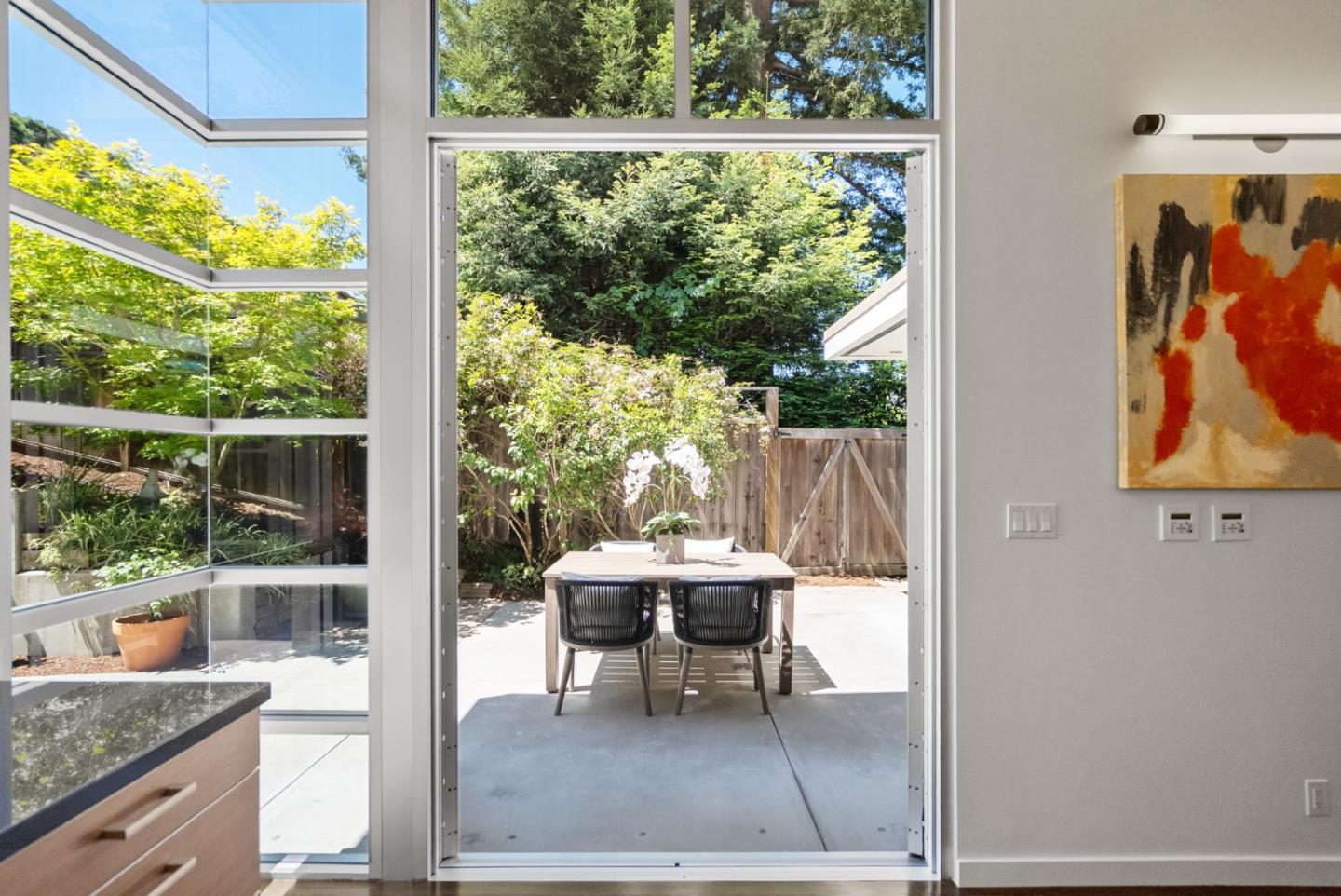 Detail Gallery Image 18 of 58 For 211 Manor Dr, San Carlos,  CA 94070 - 3 Beds | 2 Baths