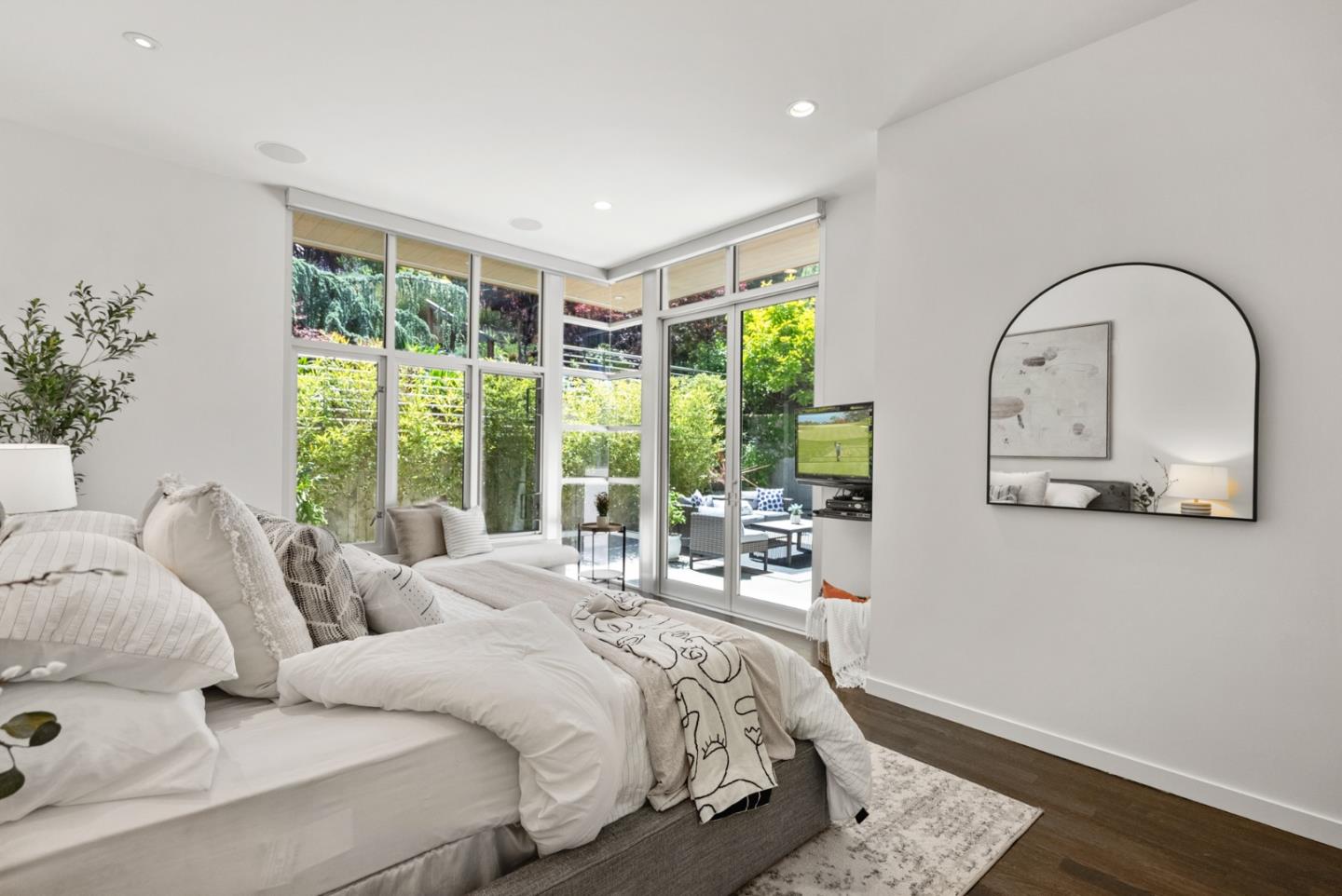 Detail Gallery Image 23 of 58 For 211 Manor Dr, San Carlos,  CA 94070 - 3 Beds | 2 Baths