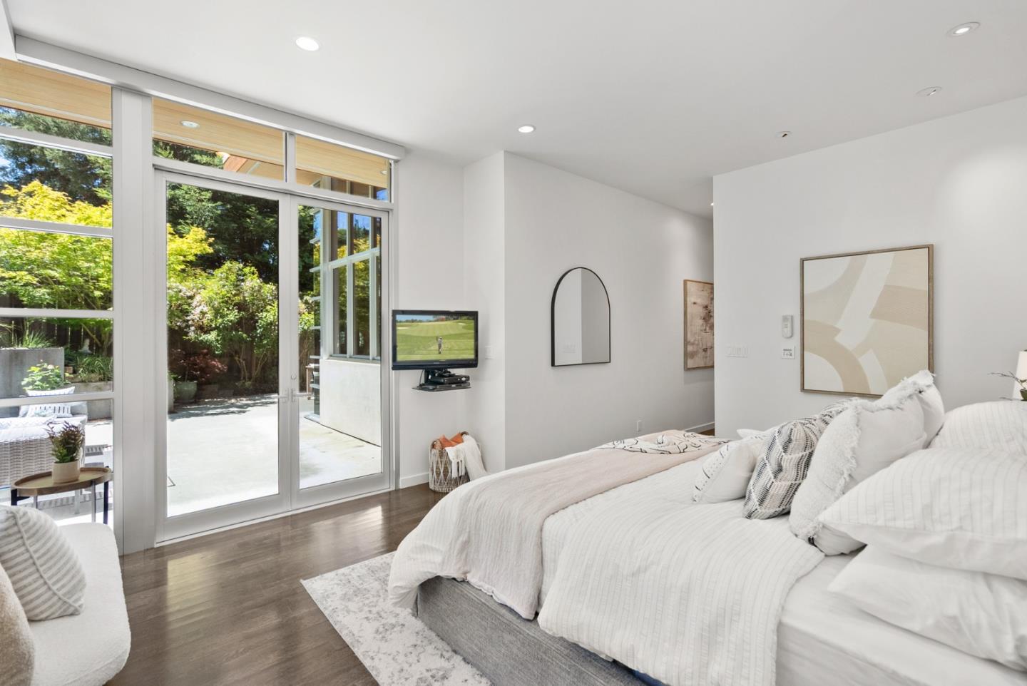 Detail Gallery Image 24 of 58 For 211 Manor Dr, San Carlos,  CA 94070 - 3 Beds | 2 Baths