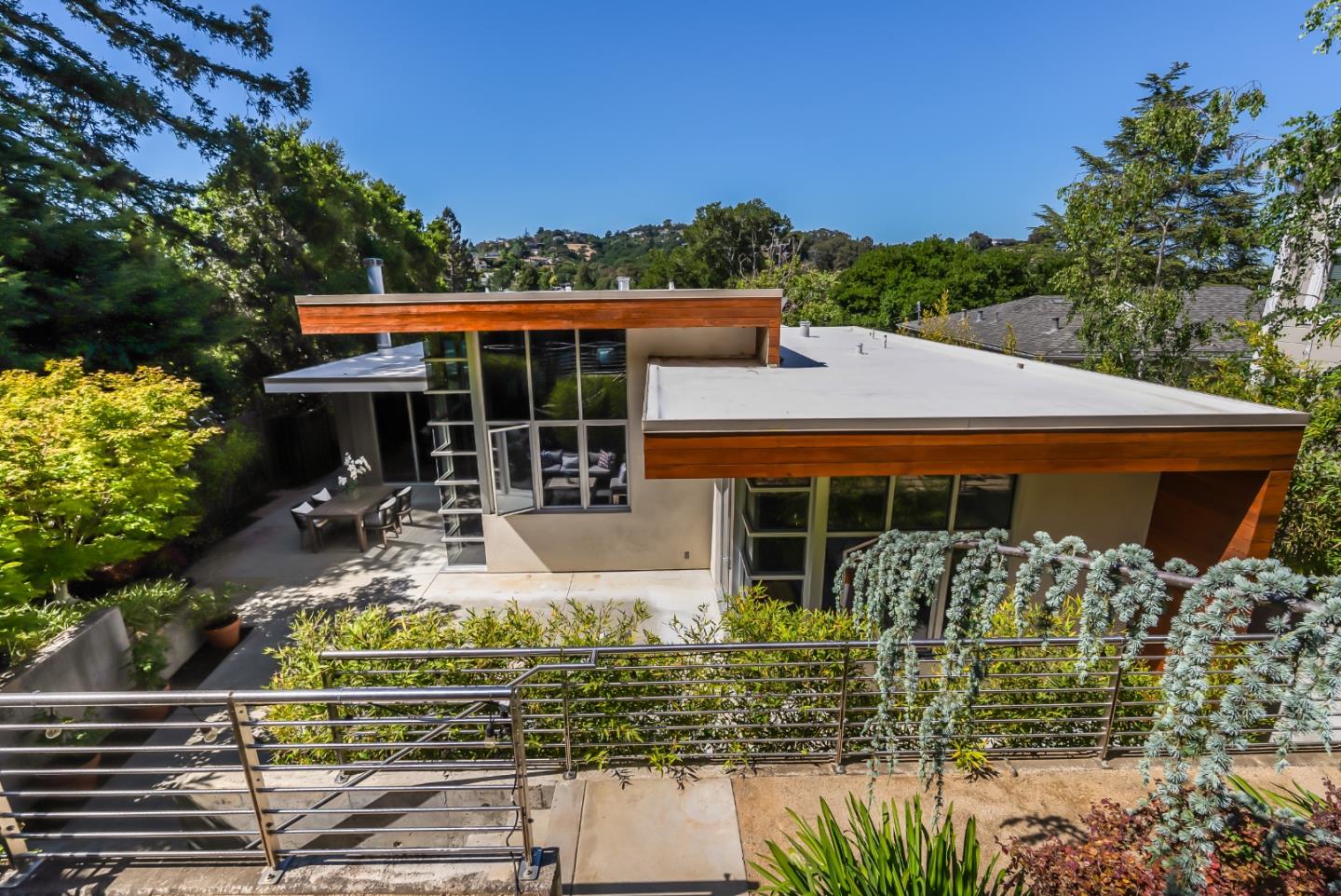 Detail Gallery Image 3 of 58 For 211 Manor Dr, San Carlos,  CA 94070 - 3 Beds | 2 Baths