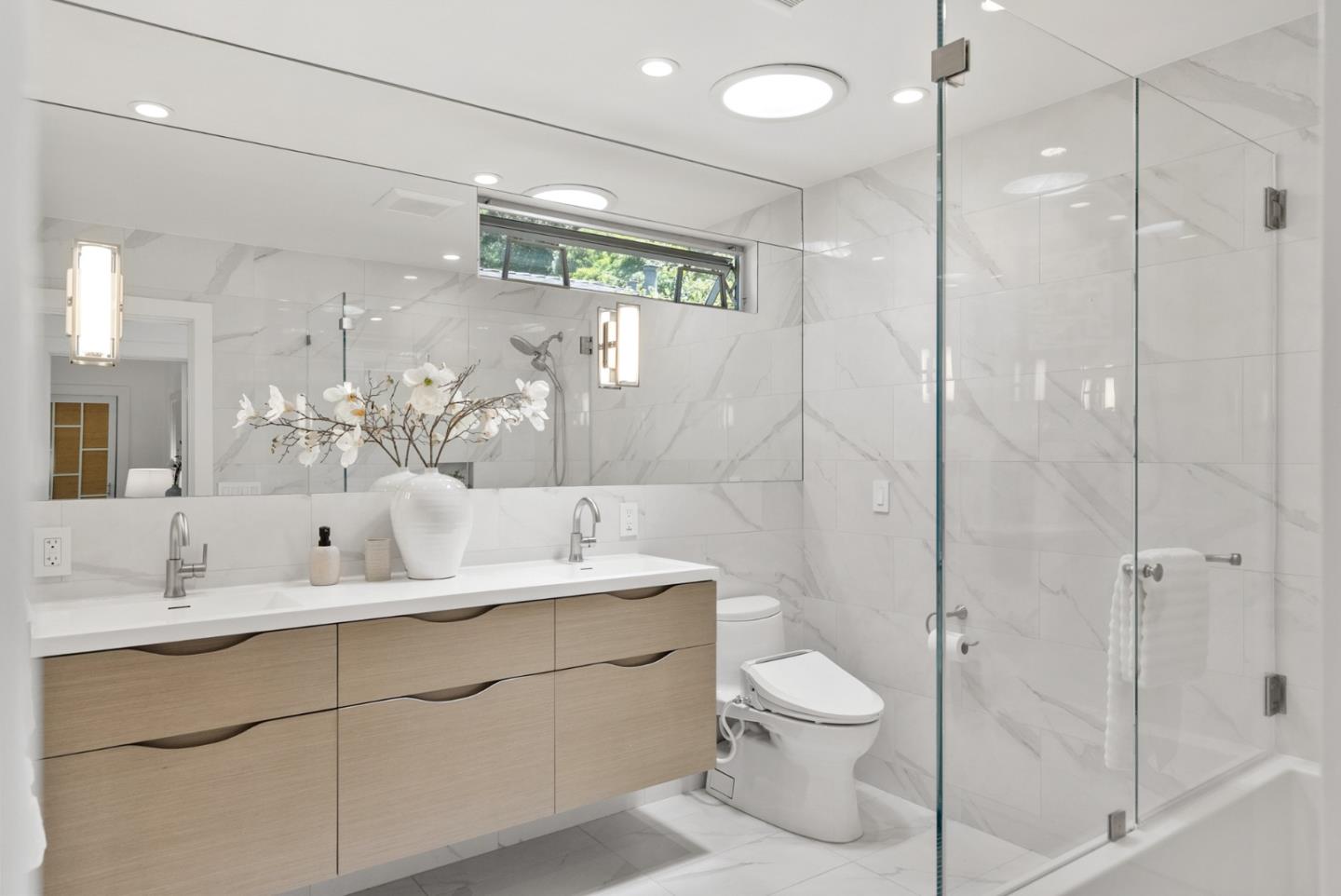 Detail Gallery Image 33 of 58 For 211 Manor Dr, San Carlos,  CA 94070 - 3 Beds | 2 Baths