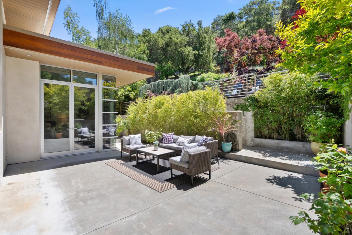 Detail Gallery Image 36 of 58 For 211 Manor Dr, San Carlos,  CA 94070 - 3 Beds | 2 Baths