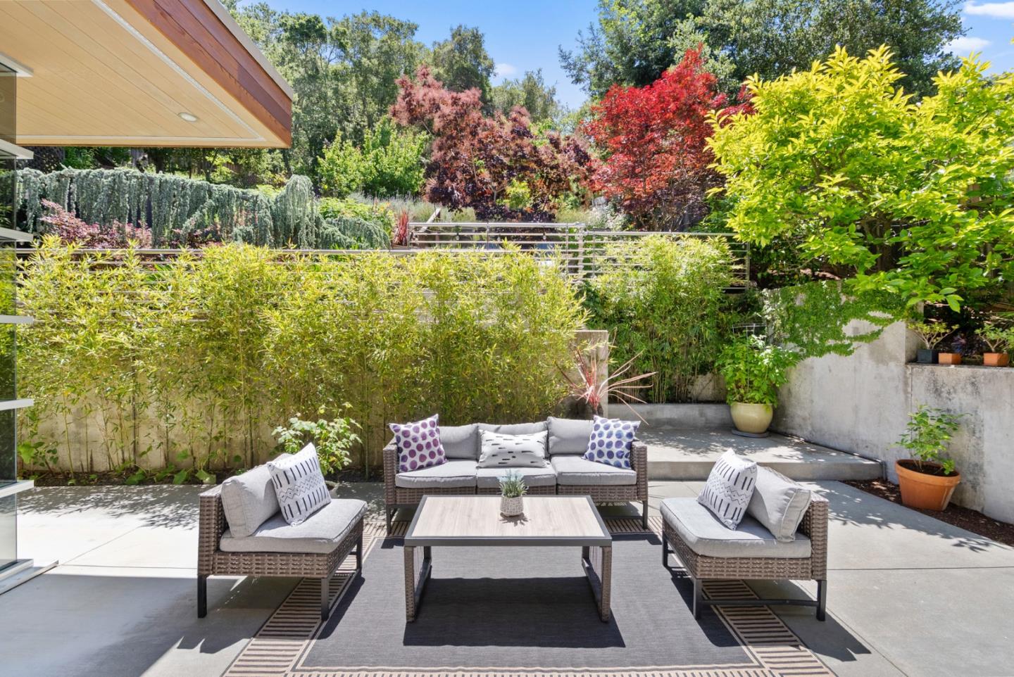 Detail Gallery Image 39 of 58 For 211 Manor Dr, San Carlos,  CA 94070 - 3 Beds | 2 Baths