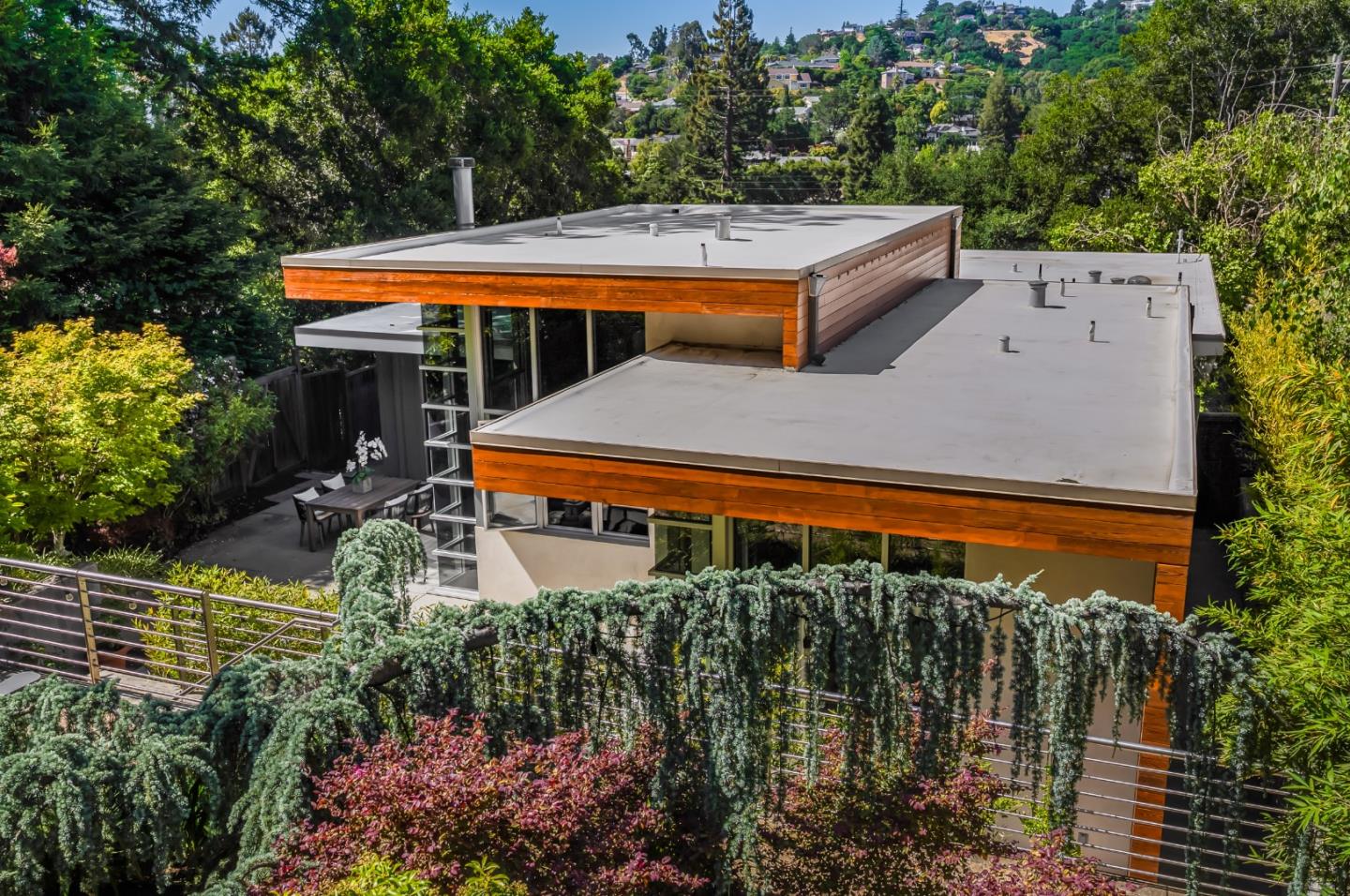Detail Gallery Image 42 of 58 For 211 Manor Dr, San Carlos,  CA 94070 - 3 Beds | 2 Baths