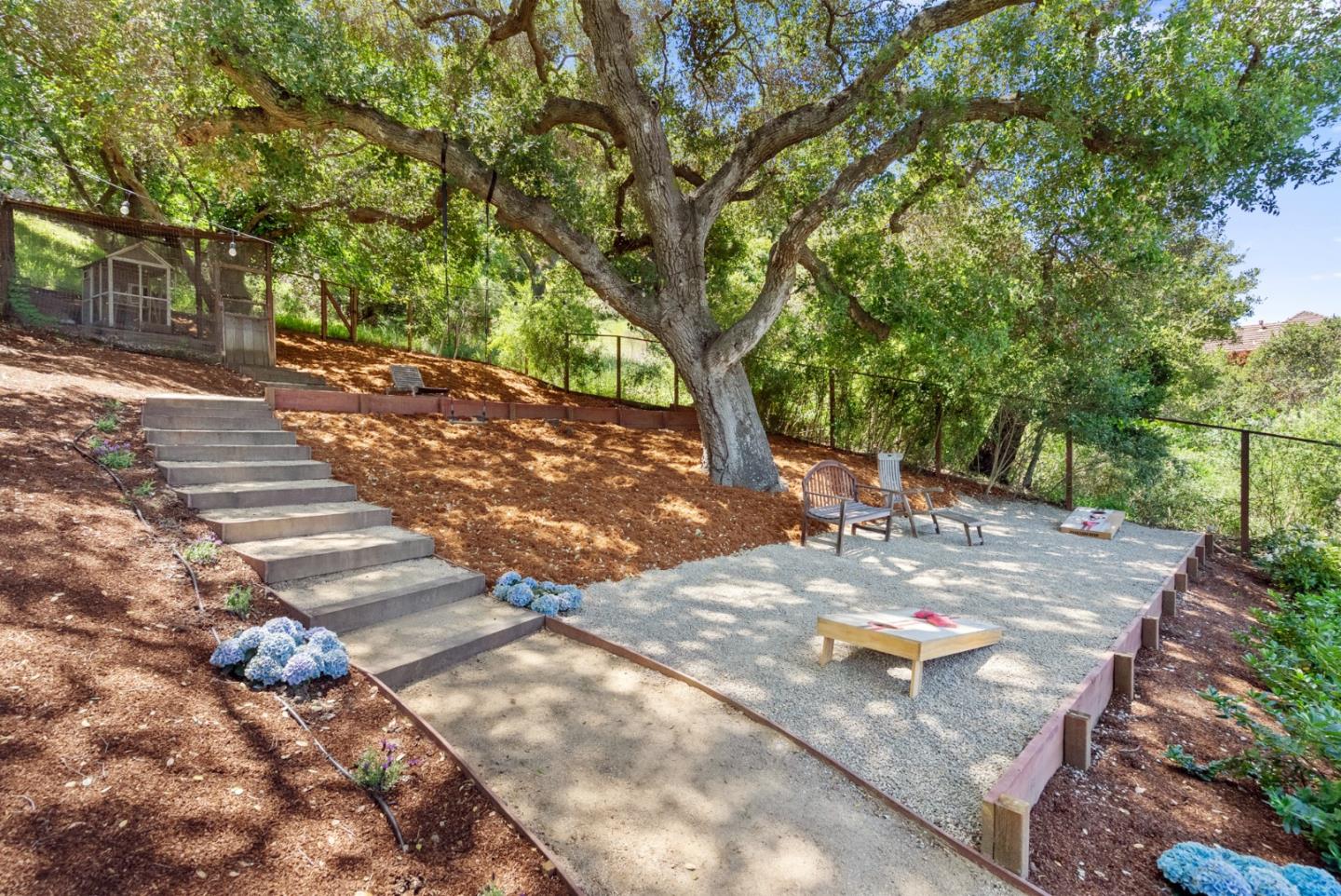 Detail Gallery Image 45 of 58 For 211 Manor Dr, San Carlos,  CA 94070 - 3 Beds | 2 Baths