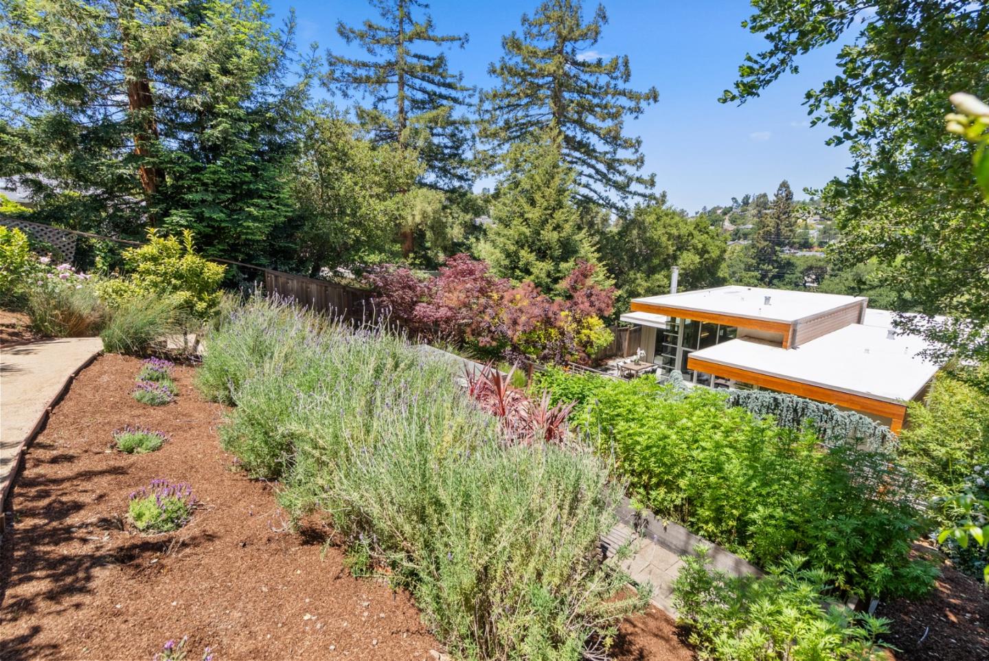 Detail Gallery Image 47 of 58 For 211 Manor Dr, San Carlos,  CA 94070 - 3 Beds | 2 Baths