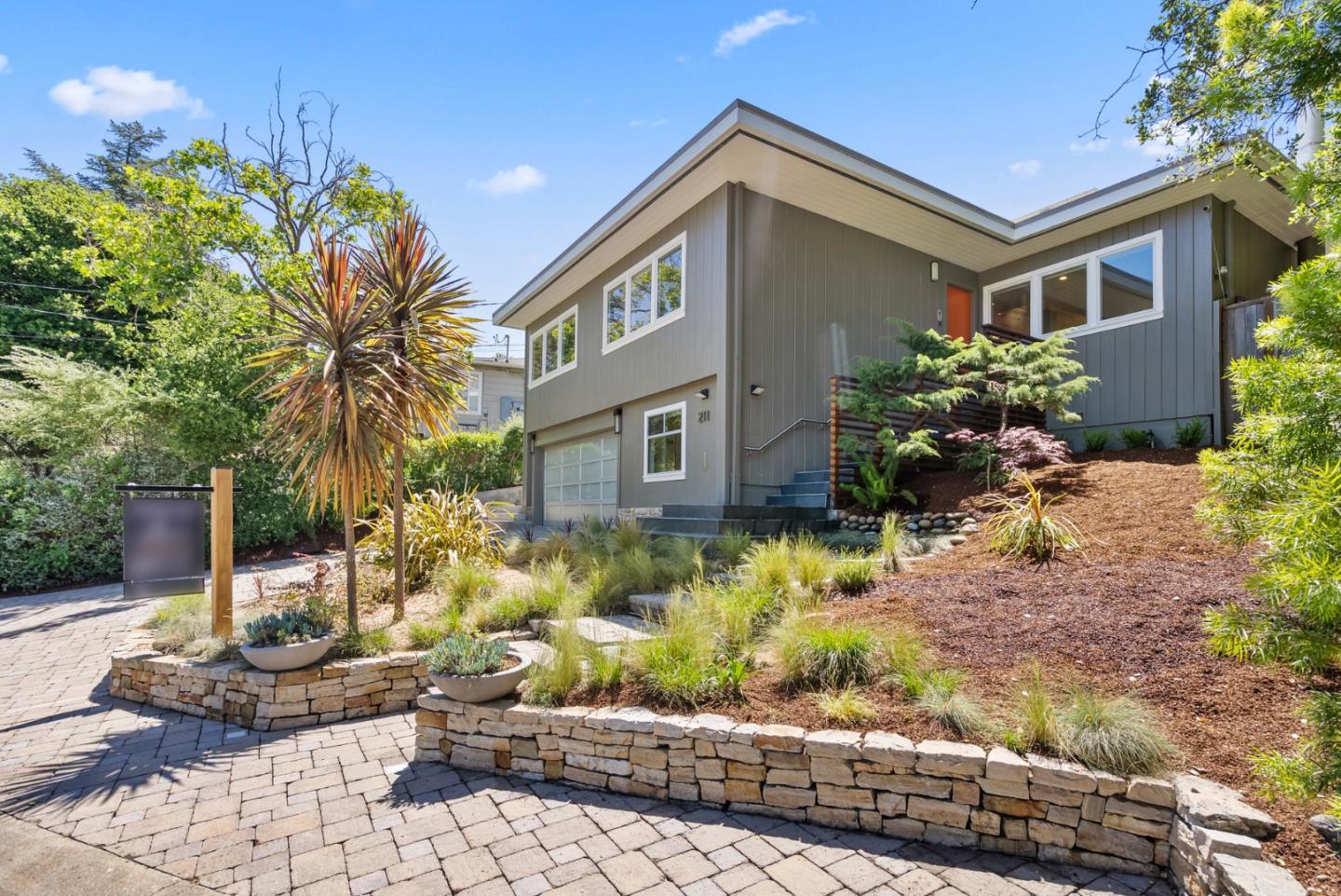 Detail Gallery Image 5 of 58 For 211 Manor Dr, San Carlos,  CA 94070 - 3 Beds | 2 Baths
