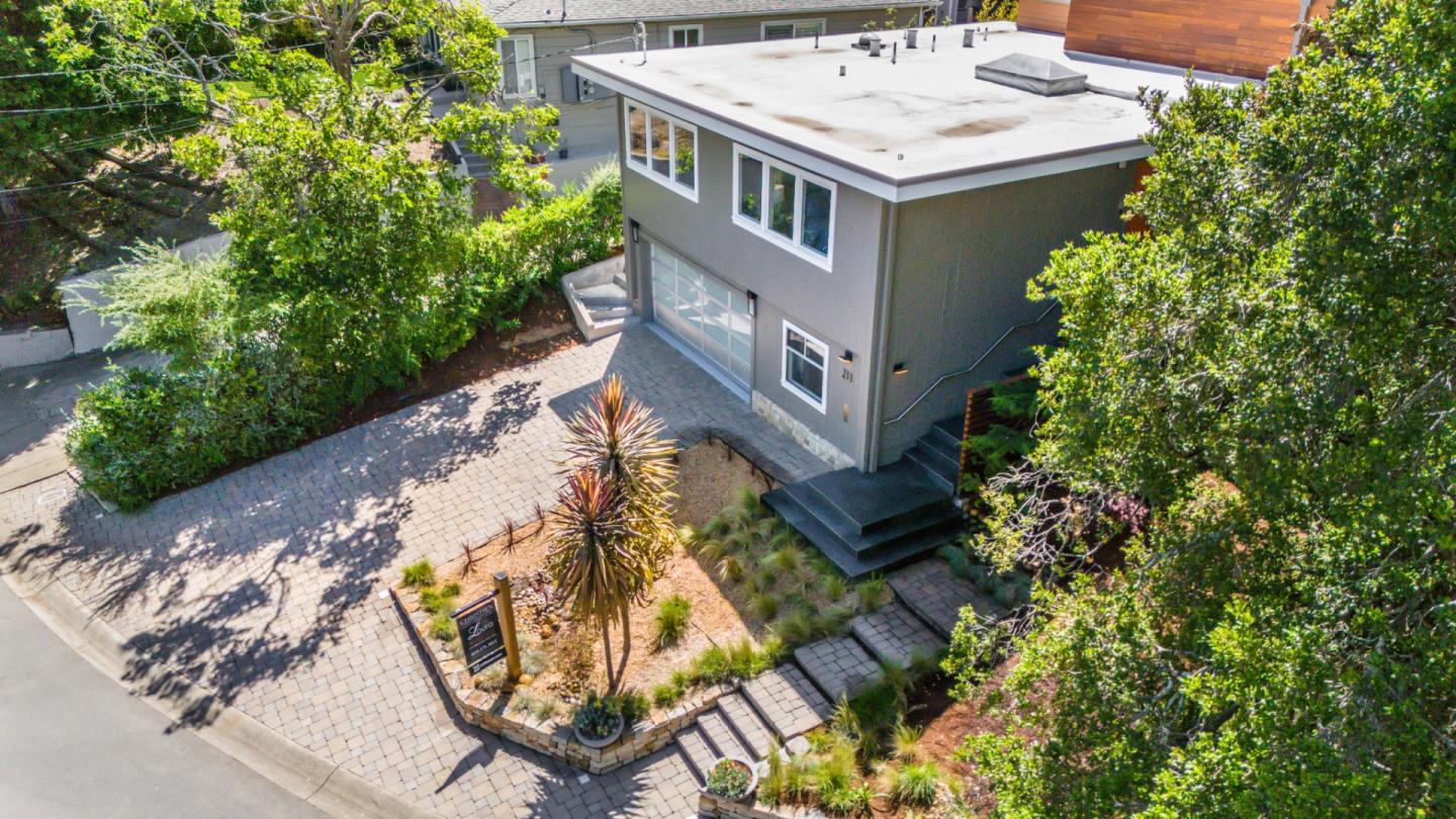 Detail Gallery Image 50 of 58 For 211 Manor Dr, San Carlos,  CA 94070 - 3 Beds | 2 Baths