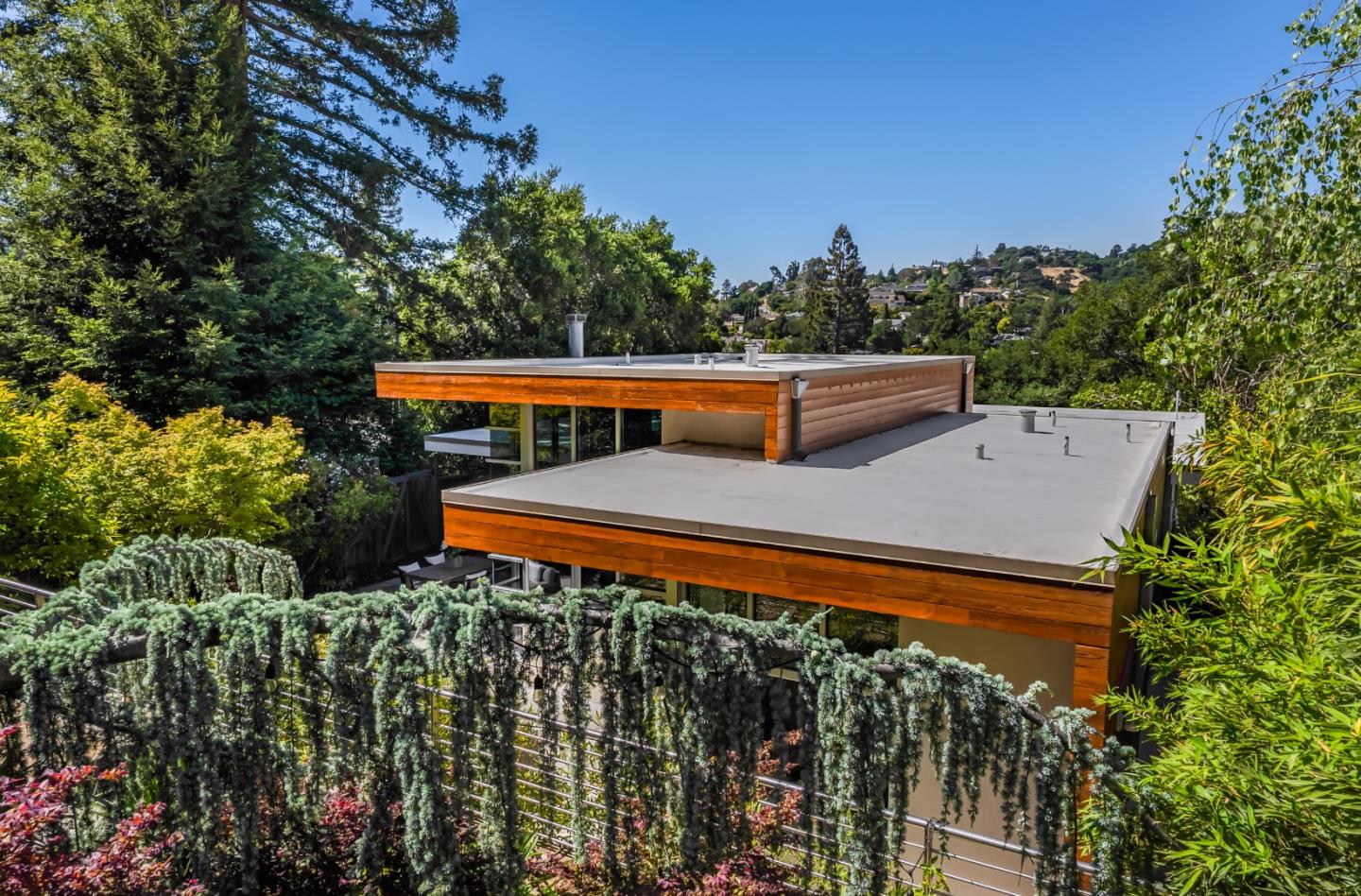Detail Gallery Image 52 of 58 For 211 Manor Dr, San Carlos,  CA 94070 - 3 Beds | 2 Baths