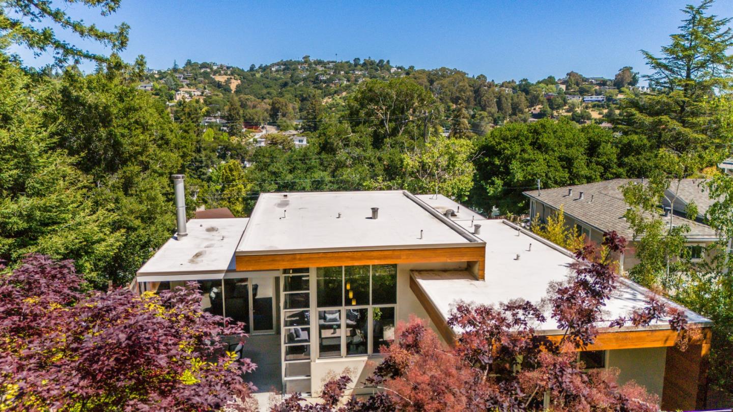 Detail Gallery Image 57 of 58 For 211 Manor Dr, San Carlos,  CA 94070 - 3 Beds | 2 Baths