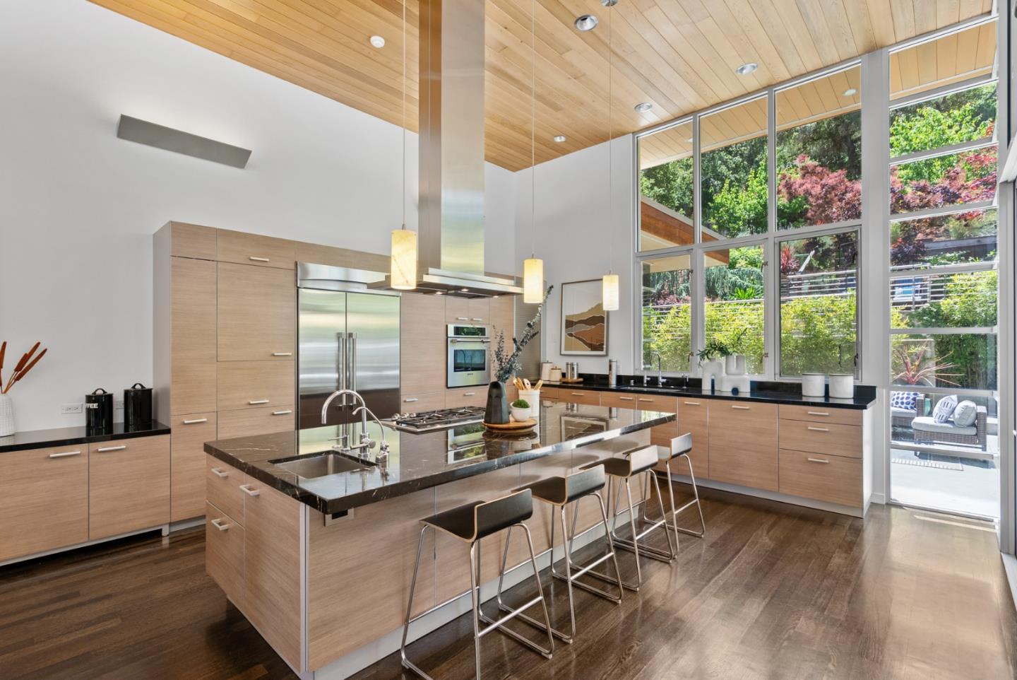 Detail Gallery Image 6 of 58 For 211 Manor Dr, San Carlos,  CA 94070 - 3 Beds | 2 Baths