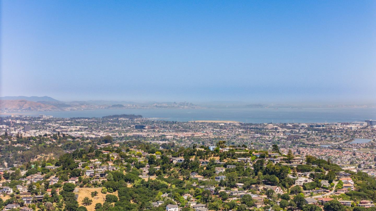 Detail Gallery Image 64 of 64 For 211 Manor Dr, San Carlos,  CA 94070 - 3 Beds | 2 Baths