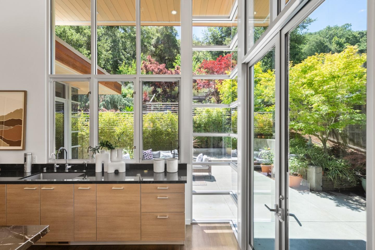 Detail Gallery Image 8 of 58 For 211 Manor Dr, San Carlos,  CA 94070 - 3 Beds | 2 Baths