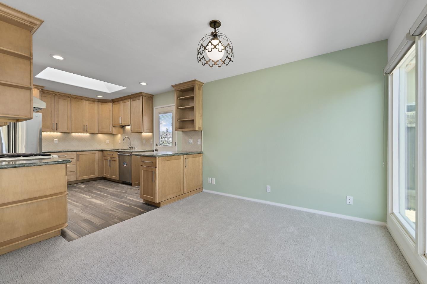 Detail Gallery Image 10 of 36 For 408 Cornish Way, Belmont,  CA 94002 - 4 Beds | 2 Baths
