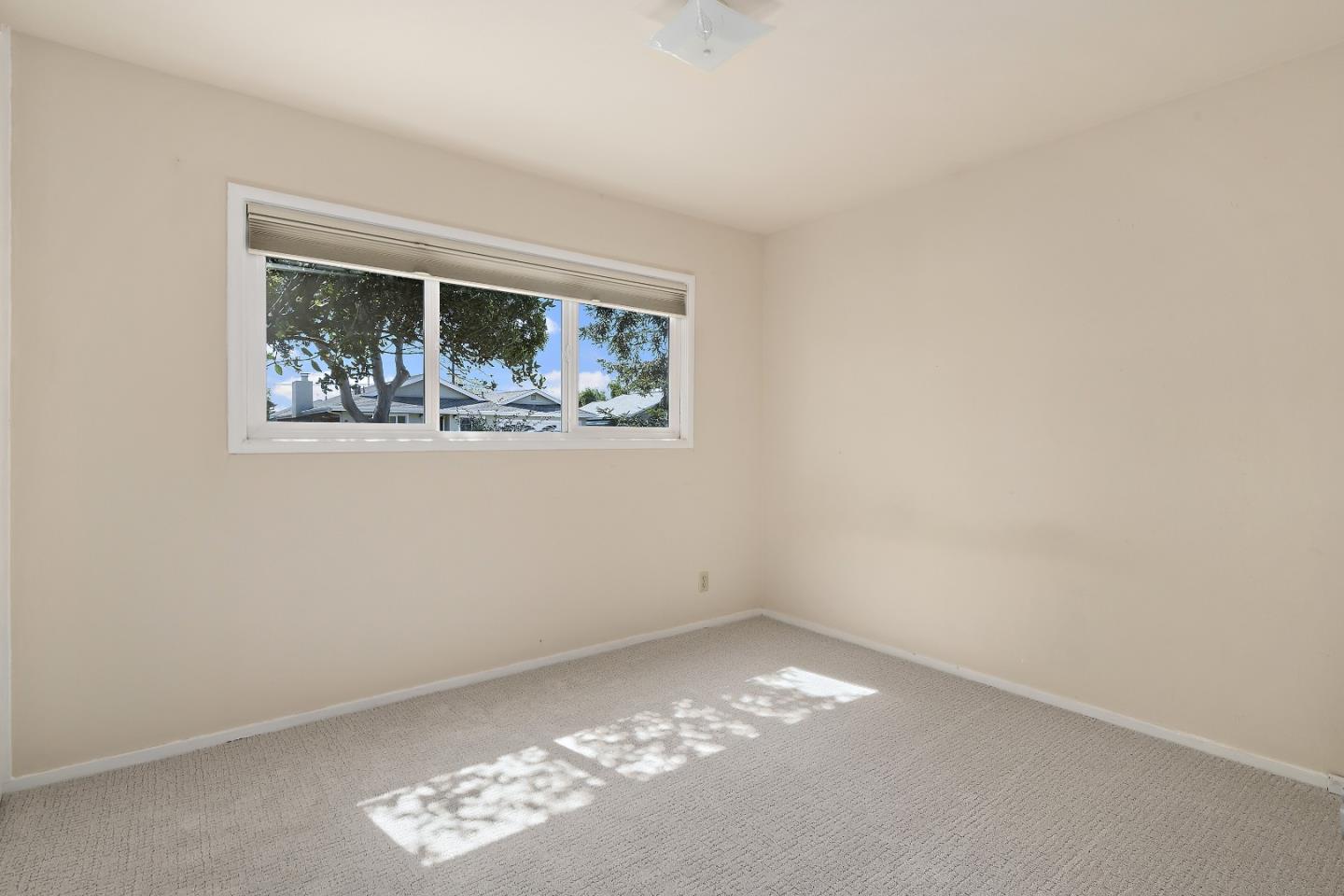 Detail Gallery Image 16 of 36 For 408 Cornish Way, Belmont,  CA 94002 - 4 Beds | 2 Baths
