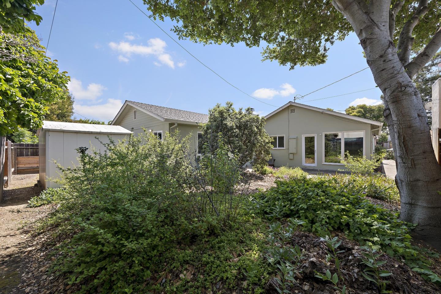 Detail Gallery Image 26 of 36 For 408 Cornish Way, Belmont,  CA 94002 - 4 Beds | 2 Baths