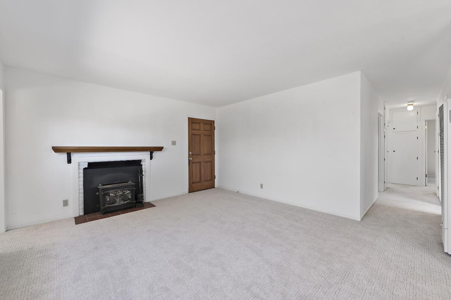 Detail Gallery Image 6 of 36 For 408 Cornish Way, Belmont,  CA 94002 - 4 Beds | 2 Baths