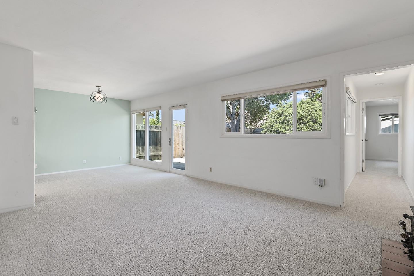 Detail Gallery Image 7 of 36 For 408 Cornish Way, Belmont,  CA 94002 - 4 Beds | 2 Baths