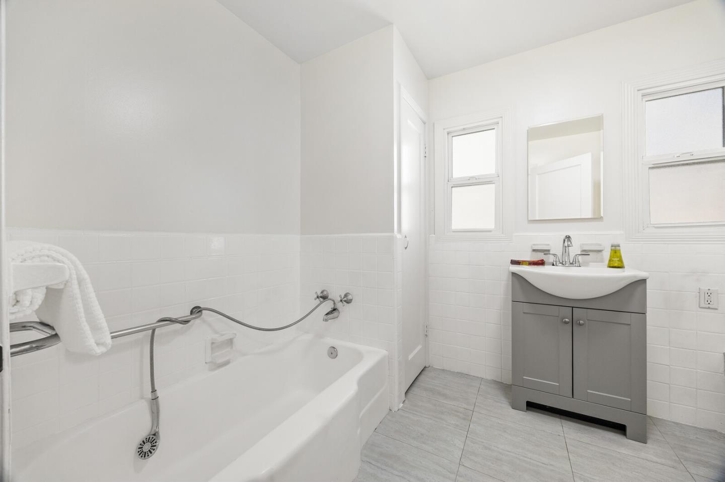 Detail Gallery Image 19 of 32 For 231 S Idaho St, San Mateo,  CA 94401 - 4 Beds | 2 Baths