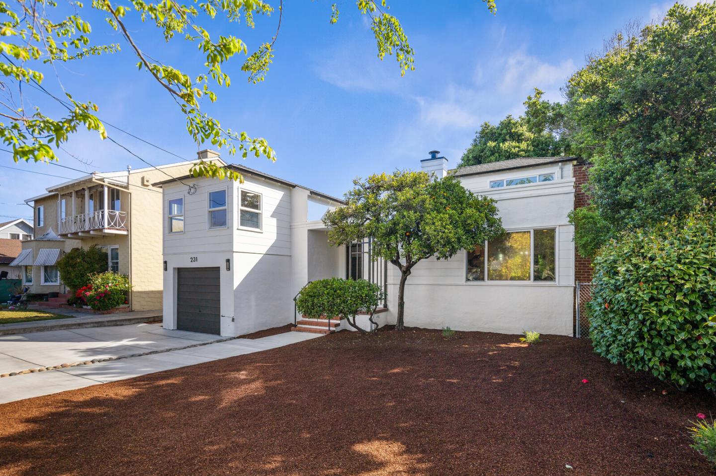 Detail Gallery Image 2 of 32 For 231 S Idaho St, San Mateo,  CA 94401 - 4 Beds | 2 Baths