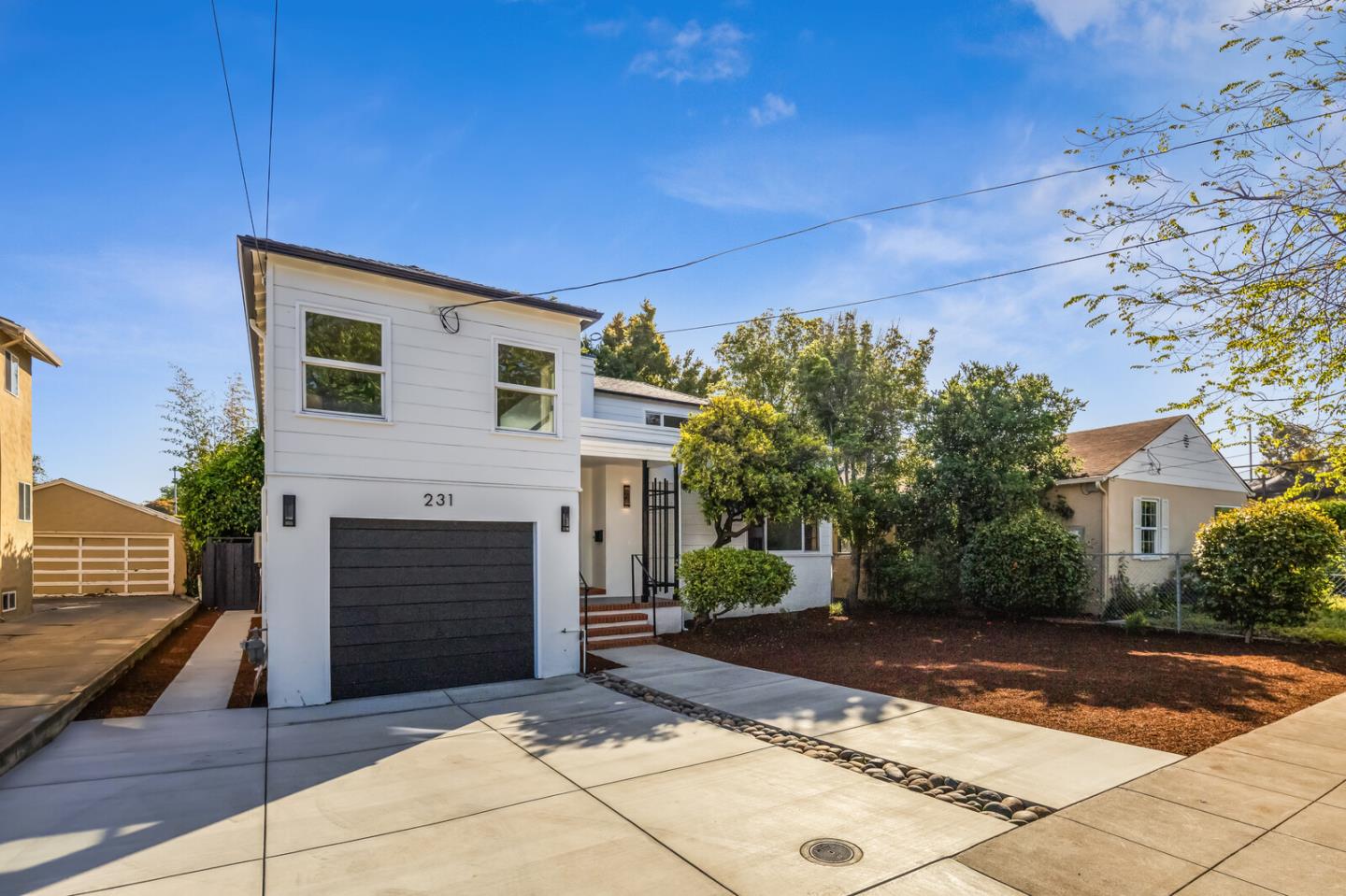 Detail Gallery Image 3 of 32 For 231 S Idaho St, San Mateo,  CA 94401 - 4 Beds | 2 Baths