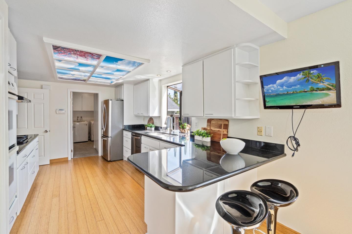 Detail Gallery Image 15 of 46 For 491 Tiller Ln, Redwood City,  CA 94065 - 4 Beds | 2/1 Baths