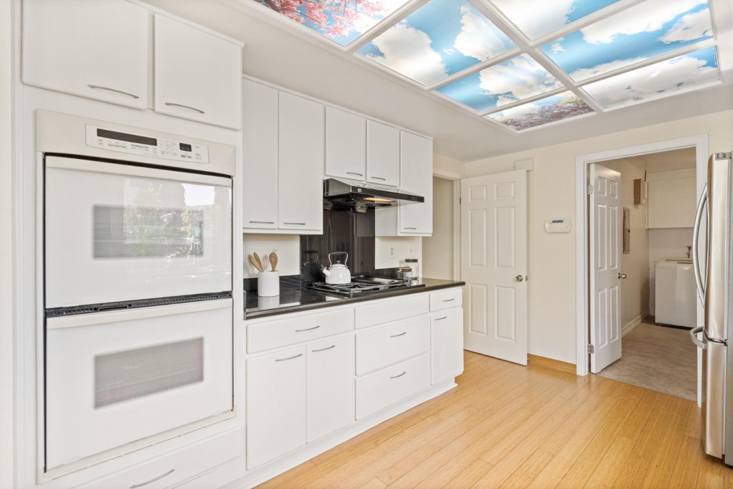 Detail Gallery Image 16 of 46 For 491 Tiller Ln, Redwood City,  CA 94065 - 4 Beds | 2/1 Baths