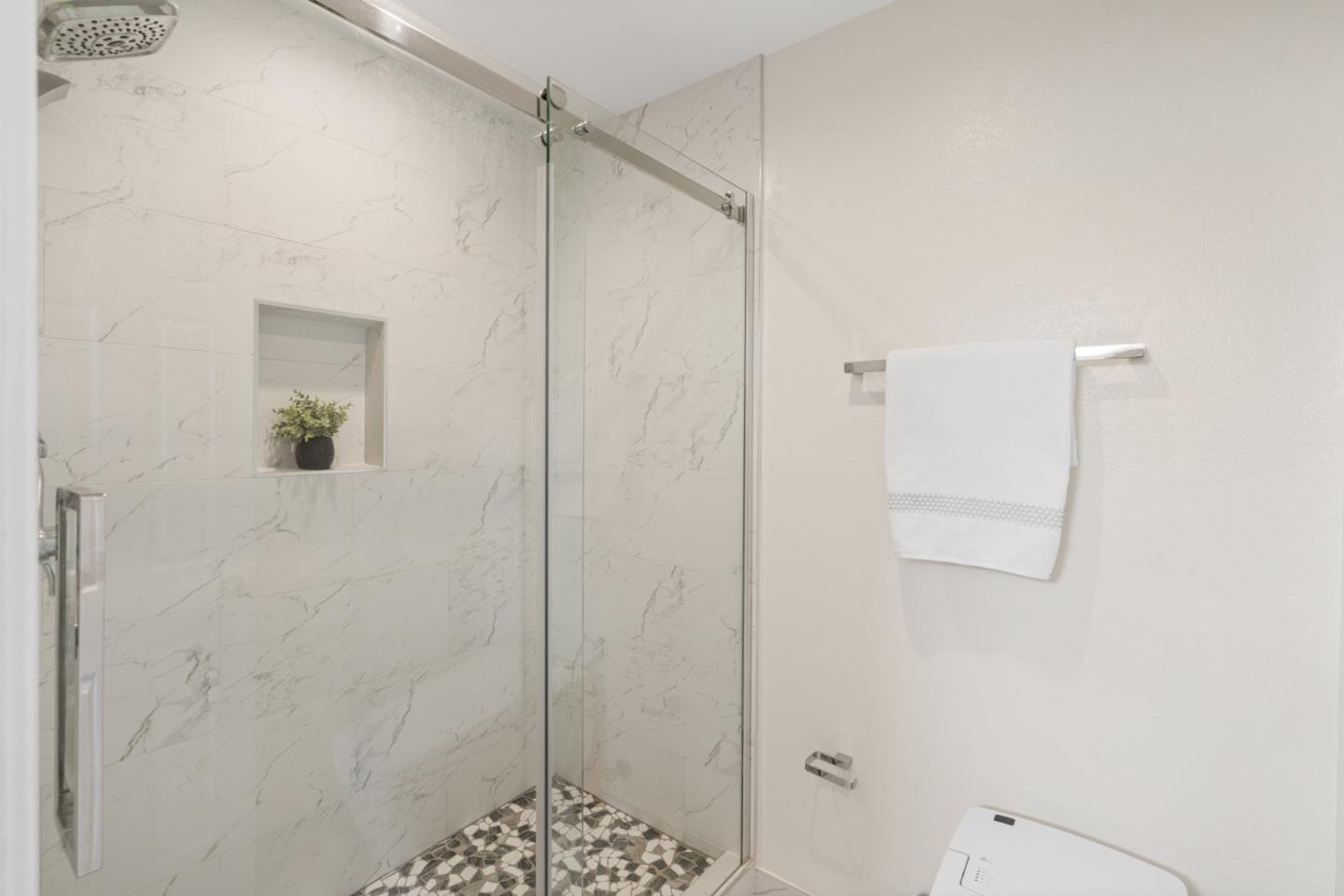 Detail Gallery Image 36 of 46 For 491 Tiller Ln, Redwood City,  CA 94065 - 4 Beds | 2/1 Baths