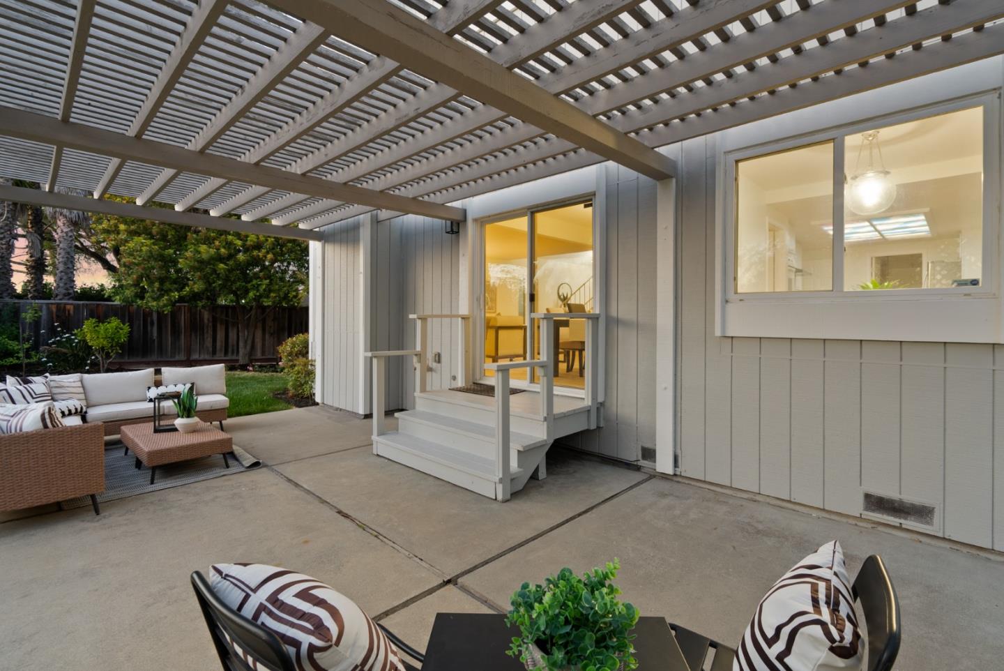 Detail Gallery Image 47 of 54 For 491 Tiller Ln, Redwood City,  CA 94065 - 4 Beds | 2/1 Baths