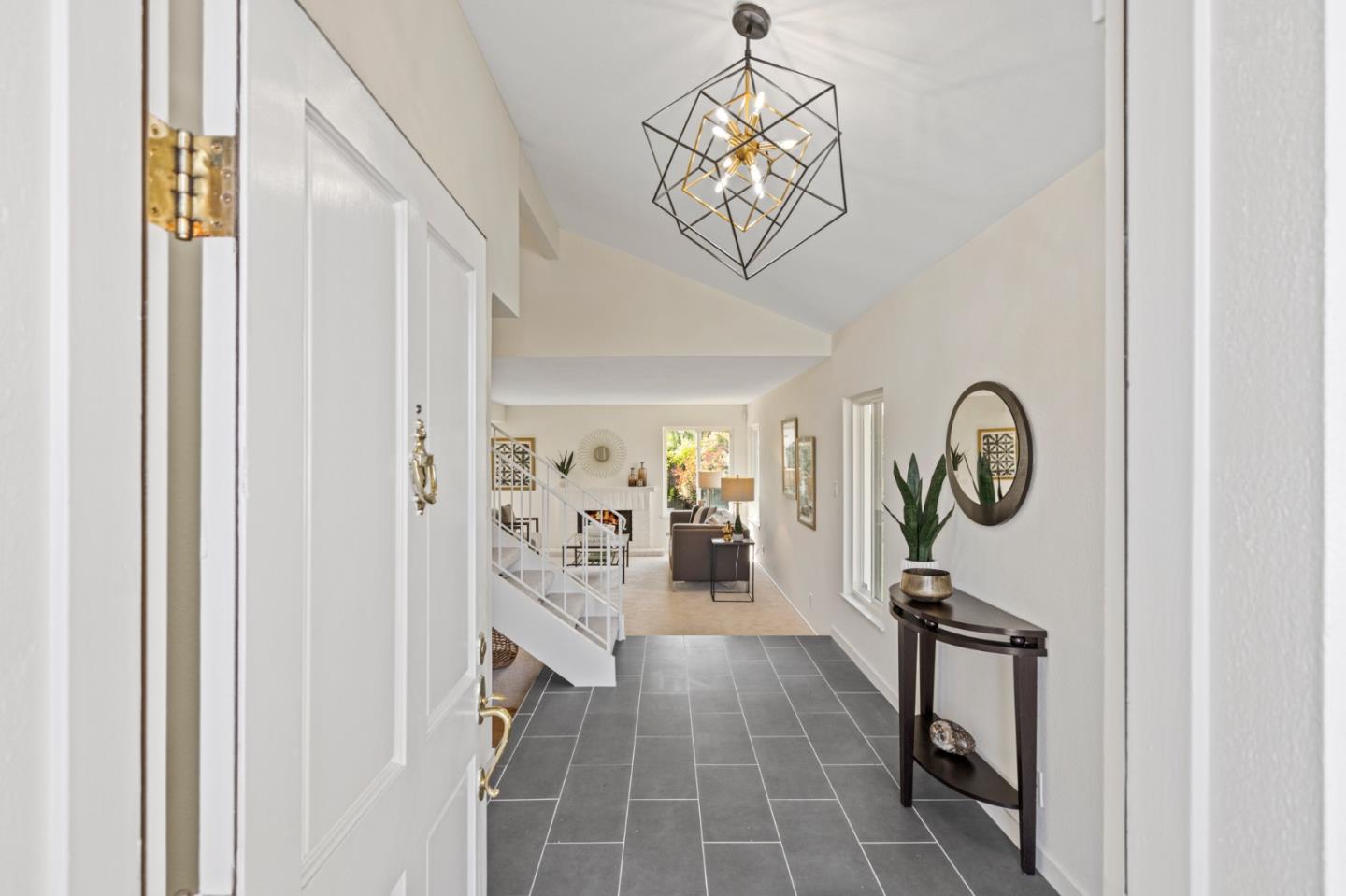 Detail Gallery Image 5 of 46 For 491 Tiller Ln, Redwood City,  CA 94065 - 4 Beds | 2/1 Baths