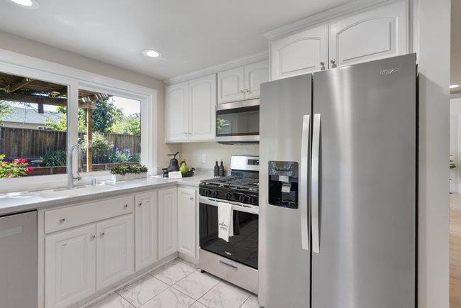 Detail Gallery Image 15 of 53 For 1272 Glacier Dr, Milpitas,  CA 95035 - 4 Beds | 2/1 Baths